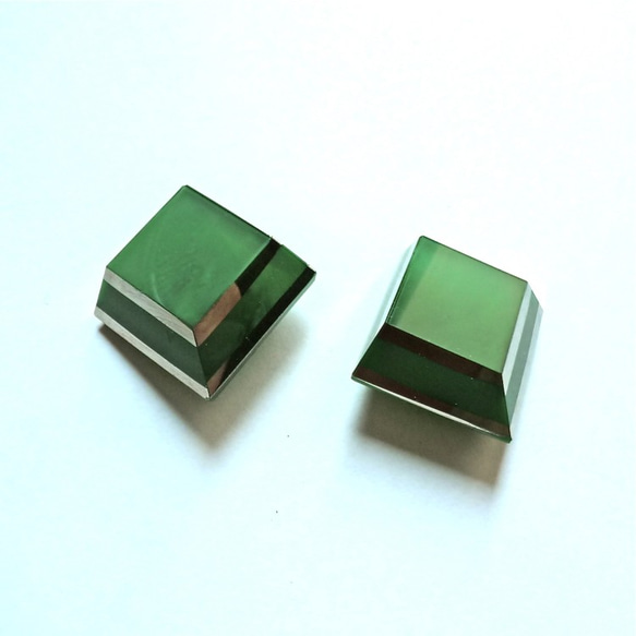 深緑アールデコ　アンティークガラスボタン 2枚目の画像