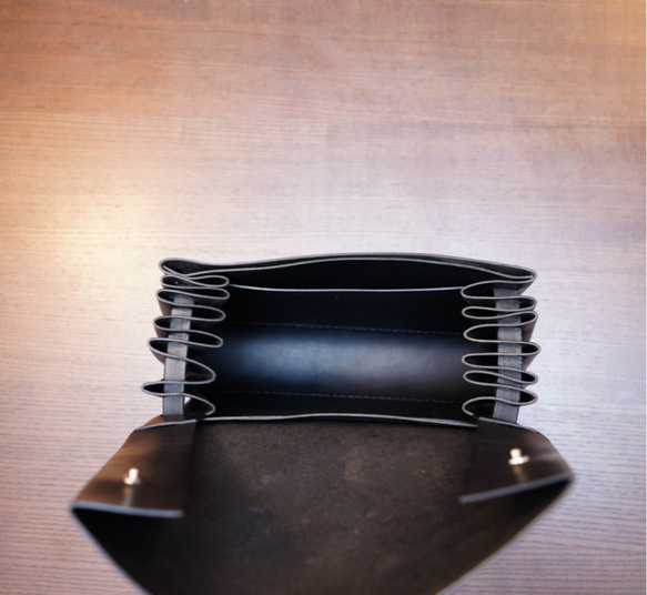[sale] イタリアンレザー　アコーディオンバッグ　牛革　ショルダーバッグ　サコッシュ　黒　ヌメ革 7枚目の画像