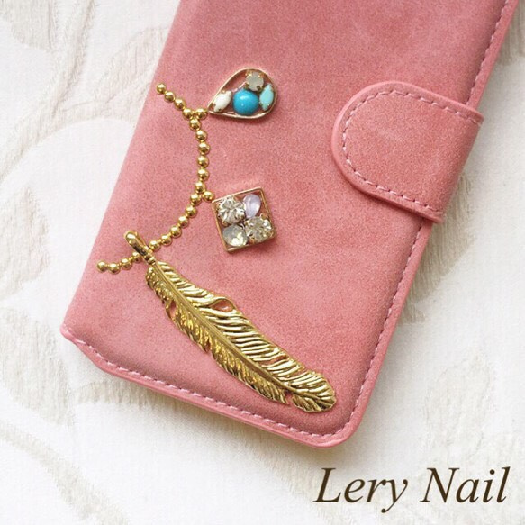 適用於iPhone XS [iPhone]珊瑚粉色波西米亞風格☆金色羽毛項鍊款式☆麂皮絨手冊類型案例 第1張的照片
