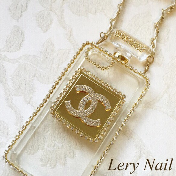 秋の新作☆iPhone5/5s☆キラキラビジュー☆シャネル風☆便利なチェーン  