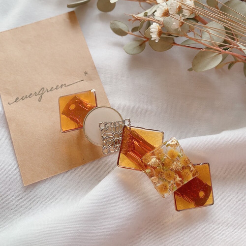 琥珀色ミモザレジンバレッタ バレッタ evergreen* 通販｜Creema  