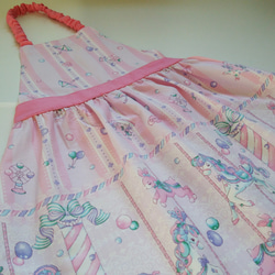 キッズエプロン☆三角巾セット☆ドレスみたいな☆メリーゴーランド【NEWピンク】 3枚目の画像