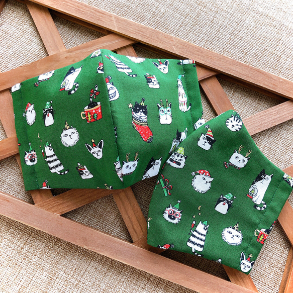 クリスマスに向けて♪ 可愛いサンタねこちゃんのマスク 【緑・グリーン】 猫 ねこ ネコ ペット 動物 サンタ ツリー 2枚目の画像