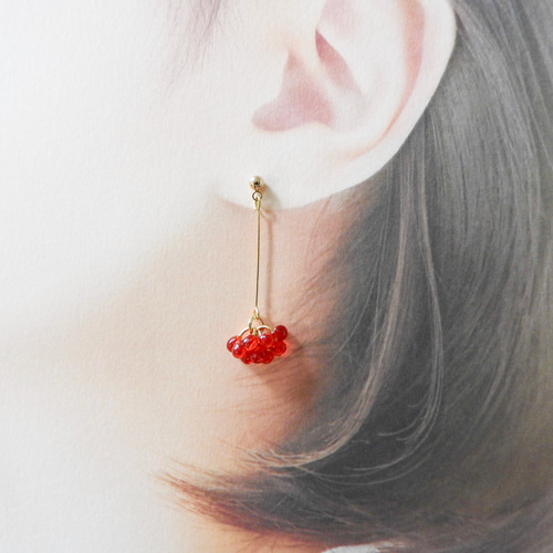 【即出荷】 揺れる赤い花のクリアビーズピアス ピアス（その他） juliet アクセサリー