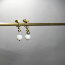 琉璃與緬甸玉黃銅夾式耳環・飾銅83 第2張的照片