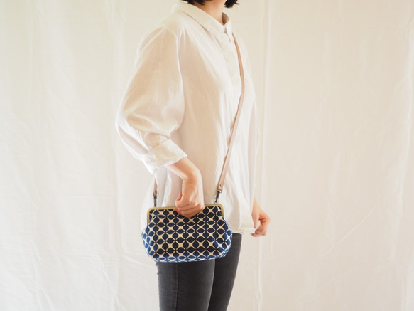 【受注制作】キャロル【インクブルー】　がまぐちショルダーバッグ 2枚目の画像