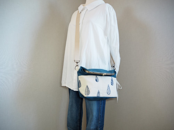 帆布Hamaguchi 2way單肩包«礦物藍×象牙色» 第2張的照片