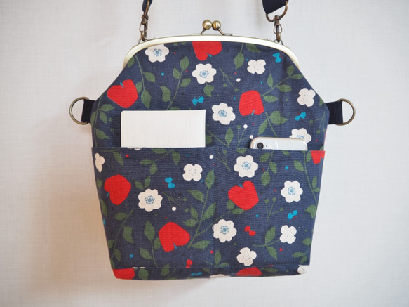 【受注制作】りんごと蝶々　がまぐち2wayショルダーバッグ　 4枚目の画像