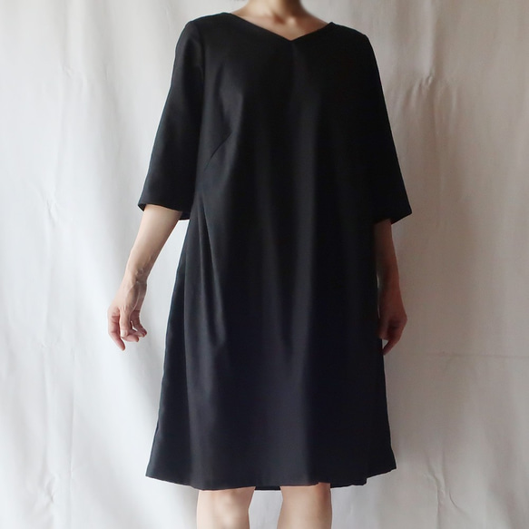 亞麻&amp;棉質側褶連衣裙（自由/黑色） 第1張的照片