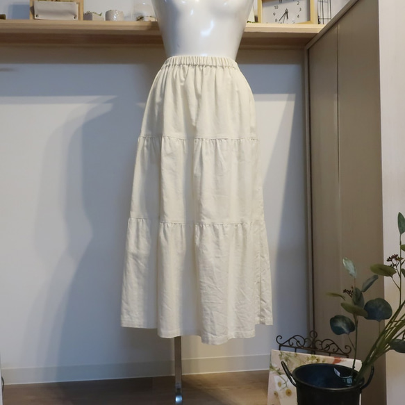 半亞麻三層式半身裙（免費/藏青色） 第2張的照片