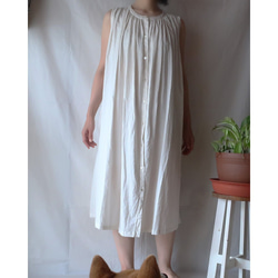 亞麻棉質肩背連衣裙（免費/白色） 第4張的照片