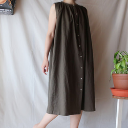 亞麻棉質肩領連衣裙（免費/摩卡） 第3張的照片