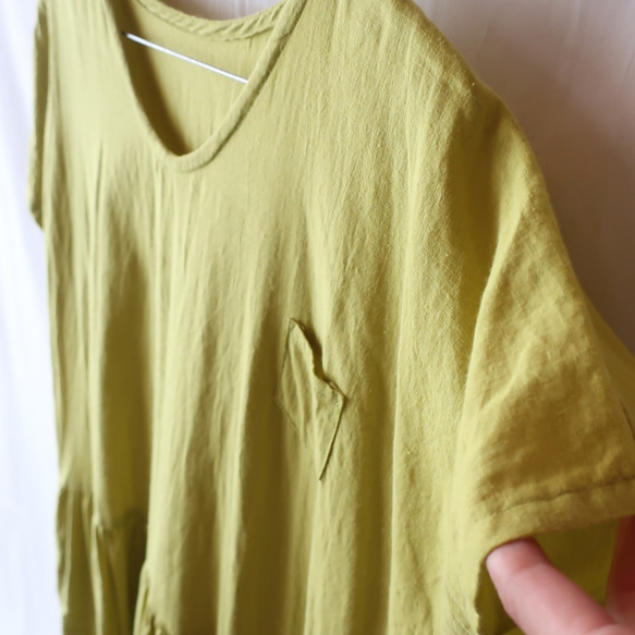 亞麻棉質褶皺連衣裙（免費/淡黃綠色） 第7張的照片