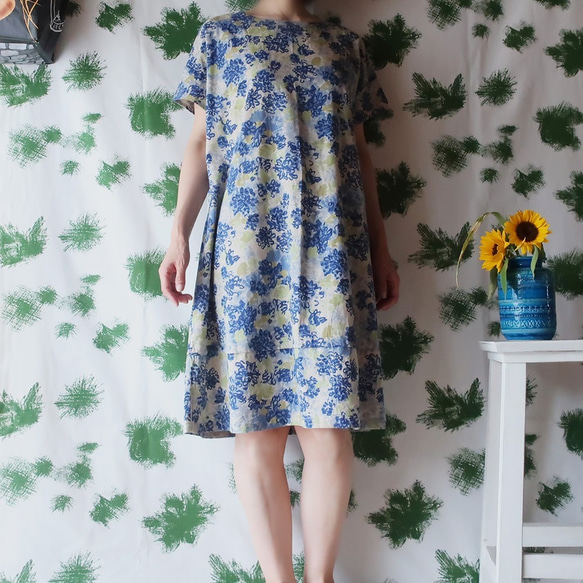 亞麻棉質下擺開關連衣裙（免費/藍色花卉圖案） 第2張的照片