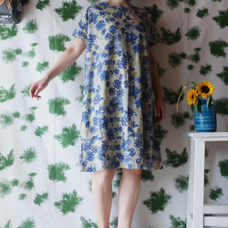 亞麻棉質下擺開關連衣裙（免費/藍色花卉圖案） 第5張的照片