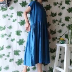 亞麻棉質褶皺連衣裙（免費/藍色） 第3張的照片