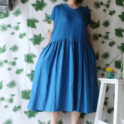 亞麻棉質褶皺連衣裙（免費/藍色） 第5張的照片