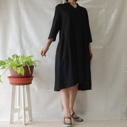 亞麻棉質立領連衣裙（免費/黑色） 第1張的照片