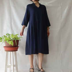 亞麻棉質立領連衣裙（免費/深藍色） 第2張的照片