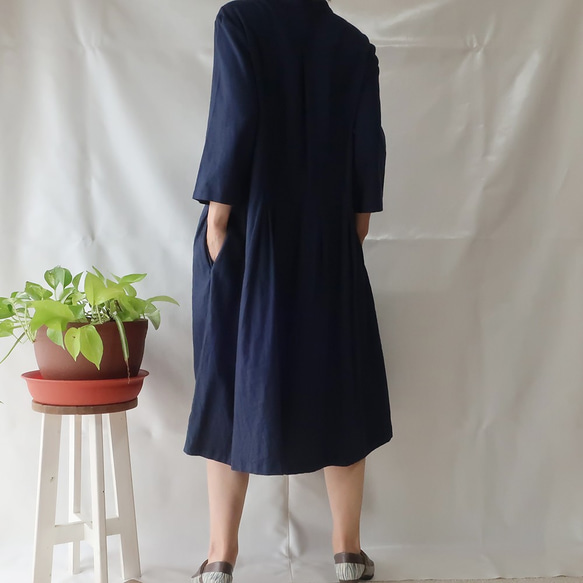 亞麻棉質立領連衣裙（免費/深藍色） 第8張的照片