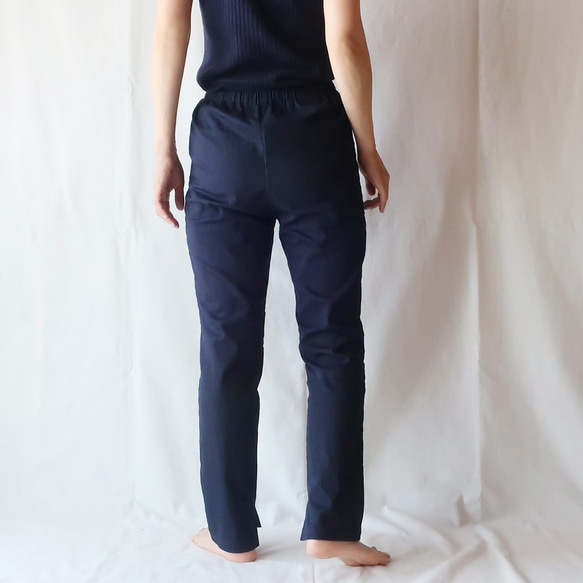 100％棉牛仔緊身褲（免費/深藍色） 第4張的照片