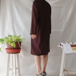 亞麻棉質瓶頸連衣裙（免費/棕色） 第5張的照片