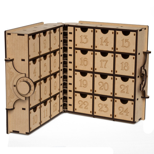 ❤️未使用品❤️木製　アドベントカレンダー　ボックス Amazon.co.jp: 伝統的なクリスマスアドベントカレンダー