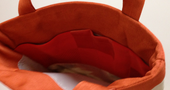 着物リメイク　A4サイズバッグ   オレンジ葉 3枚目の画像