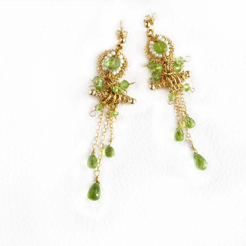 ペリドット ピアス・ イヤリング 14KGF ゴールド 大ぶり 天然石 揺れる ピアス 8月誕生石  贈り物
