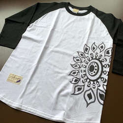 新色登場！【JIKUU BY SLC】コットン/メンズラグラン７分袖Tシャツ『ヒマワリ』白/黒 1枚目の画像
