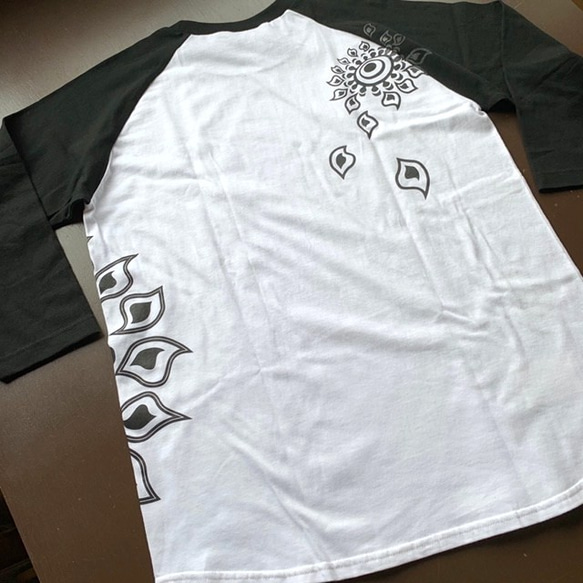 新色登場！【JIKUU BY SLC】コットン/メンズラグラン７分袖Tシャツ『ヒマワリ』白/黒 2枚目の画像