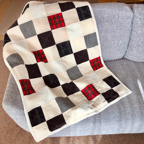 心に寄り添う】パッチワークのもふもふブランケット その他インテリア