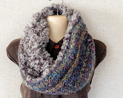キャットスヌード　ハンドメイド　美品　スヌード キャットヤーンで編んだふわふわ4色2重巻きスヌード〈グレー