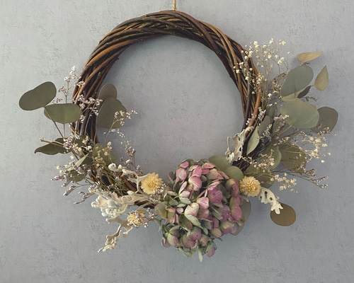 受注制作ユーカリと紫陽花と花々のリース ユーカリと紫陽花のフライングリース | F L E U R I