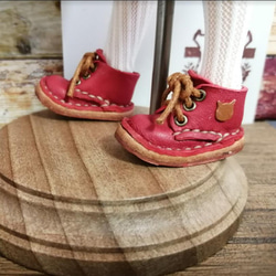 ☆小さな靴屋さん/ドールシューズ/ブライス用本革編み上げ猫ショートブーツ：RED 5枚目の画像