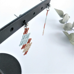 ダース　絹糸のタティングレース編み【アーガイルチェック】ピアス／イヤリング 4枚目の画像