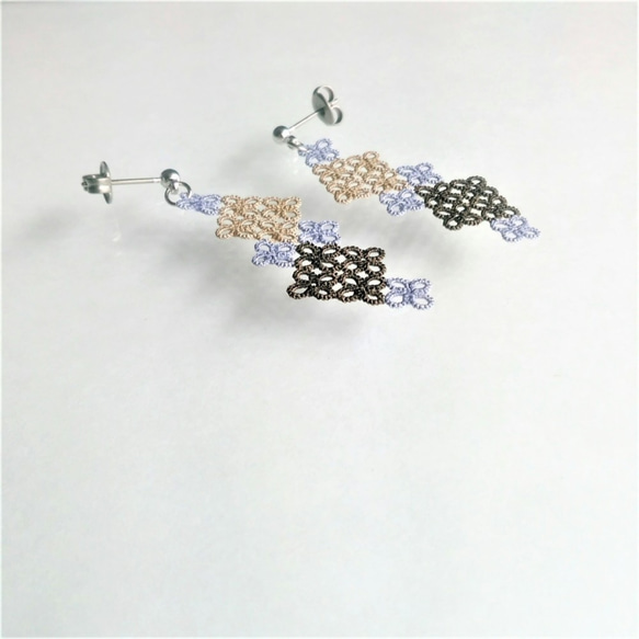 ダース　絹糸のタティングレース編み【アーガイルチェック】ピアス／イヤリング 3枚目の画像