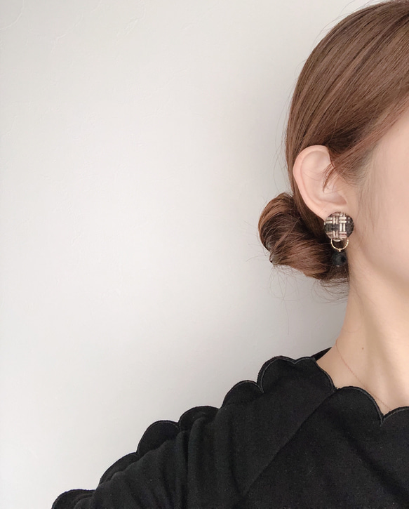 ブラック×フロッキー＊サージカルステンレスピアス　樹脂/チタン/k14gf/イヤリング/黒 4枚目の画像