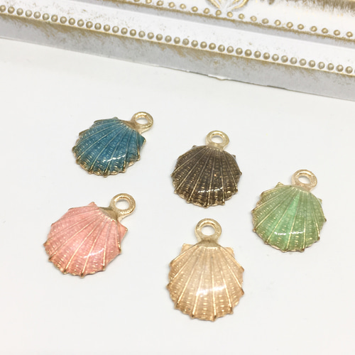 送料込☆貝殻☆チャーム☆5コ】 チャーム ふくみみ⋆ᕱ⑅ᕱ⋆うさぎ 