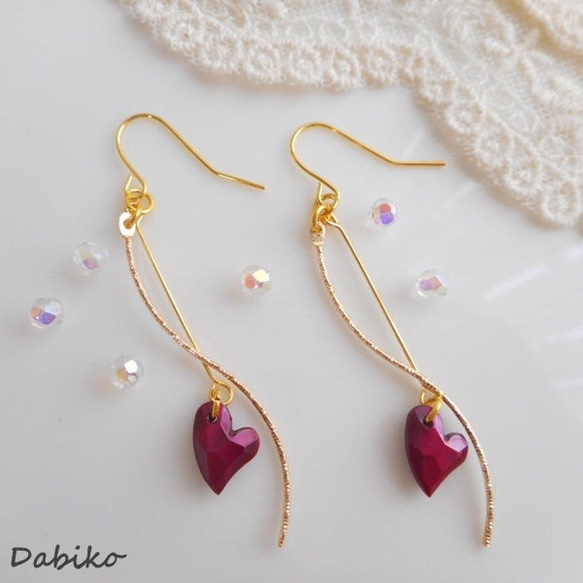大人気❤️K16ダークチェリーハートウェーブピアス/イヤリング♡春・夏・秋・冬・揺れる・大人可愛い・上品・ボルドー 2枚目の画像