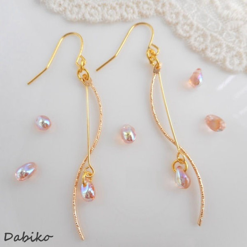 ラスト1点！K16揺れる桜色の雫ウェーブピアス/イヤリング♡春・夏