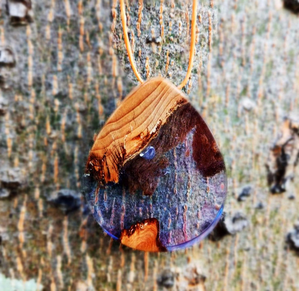 樹脂木頭吊飾項鍊  樹酯 resin wood necklace 第2張的照片