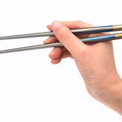 筷意人生 純鈦筷子 - 權杖(寶藍) 第9張的照片