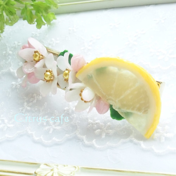 送料無料　白いレモンの花のバレッタ 5枚目の画像