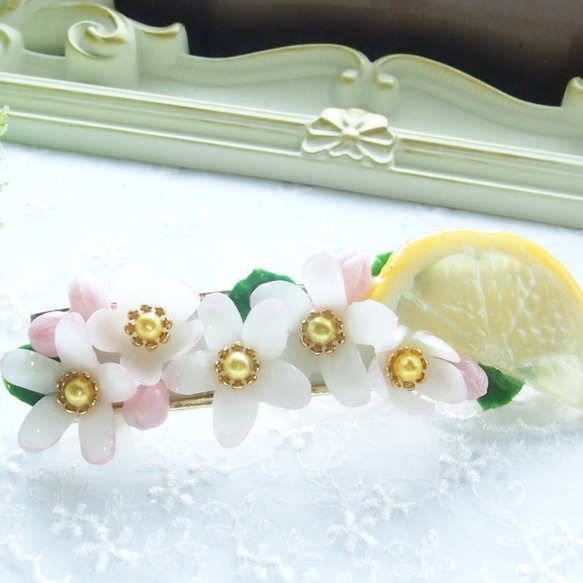 送料無料　白いレモンの花のバレッタ 6枚目の画像