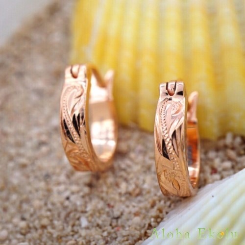 スクロール彫り3mm幅 フープピアス（ピンクゴールド直径10mm