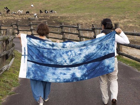 岡谷シルクの*刺し子*大判ストール　B135 2枚目の画像