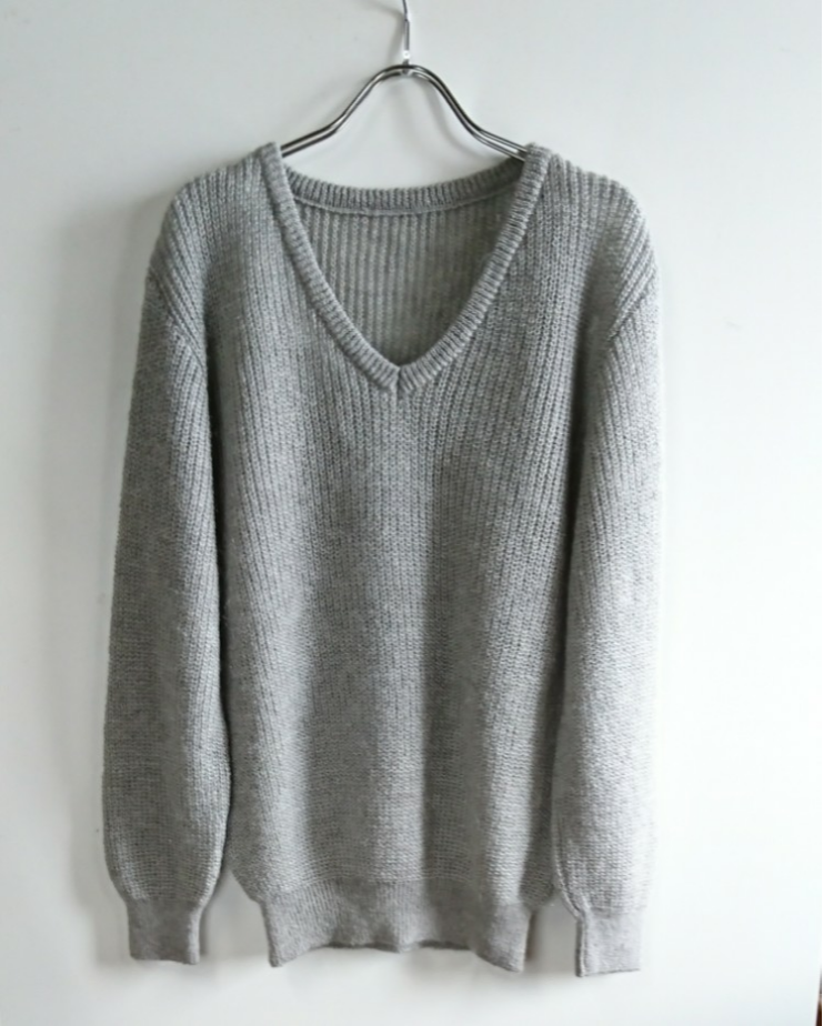 【送料無料】キッドモヘア使用  Ｖネックニット