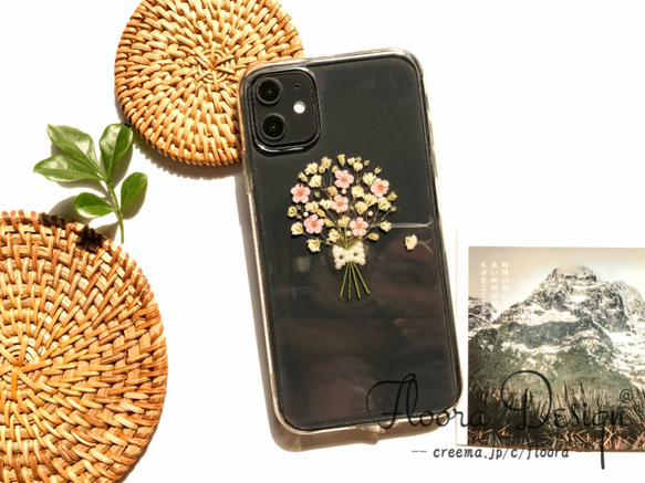 心を和ませる かすみ草のスマホケース･.｡*･:押し花 [全機種対応] スマホケース  iPhone 手帳型変更可 4枚目の画像