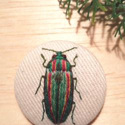 刺繍ブローチ ~タマムシ~ 1枚目の画像